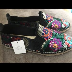 Women's Fabiola's hand stitched shoes, 9 1/2